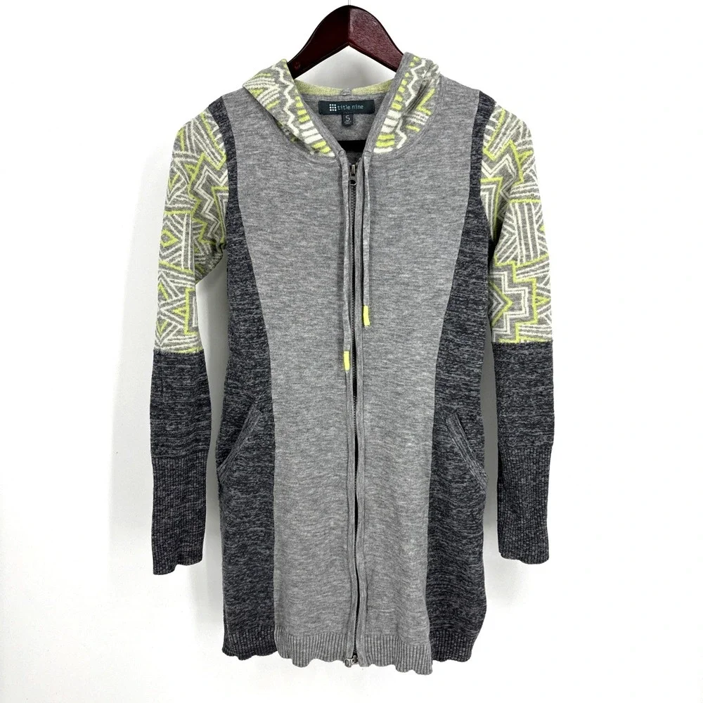 Title Nine Gray Abstract Sleeve Merino Wool Zip Hoodie Sweater Dress Size S FLAW